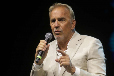 Кевин Костнер добился отклонения части исков по делу об изнасиловании