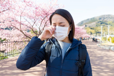 В Японии работникам, страдающим сенной лихорадкой, предлагают сбежать в другие регионы